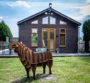 FAIRVIEW FARM Holiday Accommodation 14 Luxury Lodges,Cabins Suitable for Couples ,Families and Groups,Wedding Guests - Sleeps 2-65 guests in Ravenshead, Nottingham near Sherwood Forest set in 88 acres